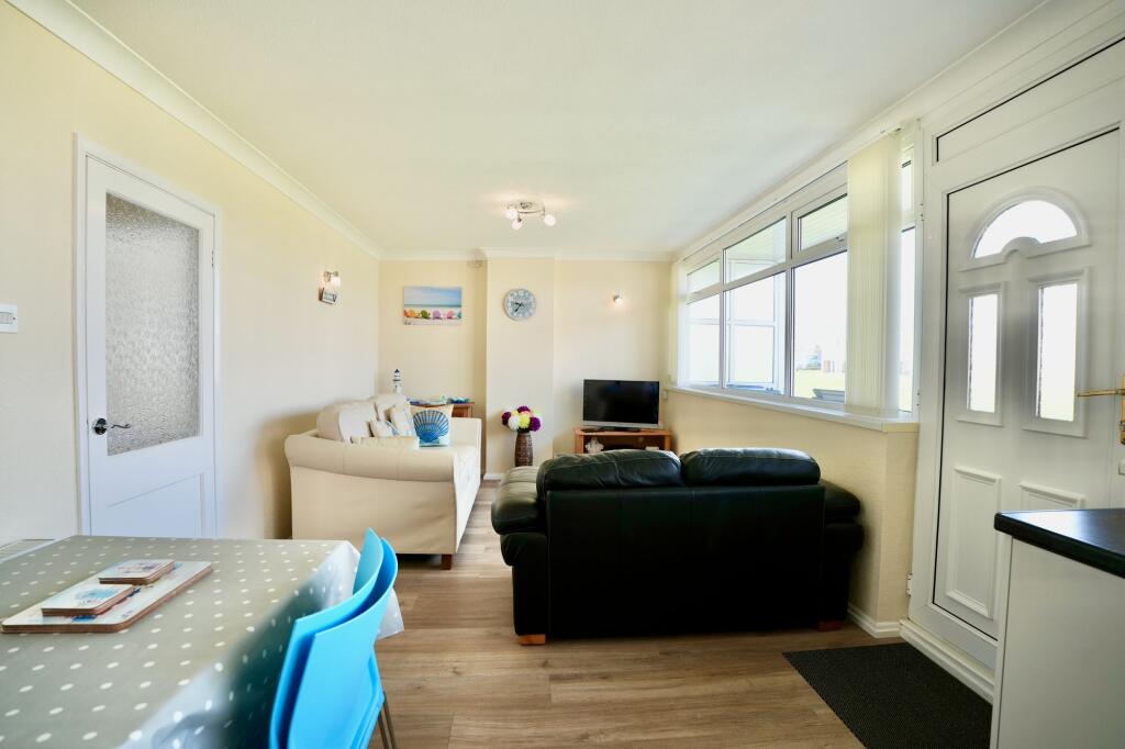 Kitchen/Lounge