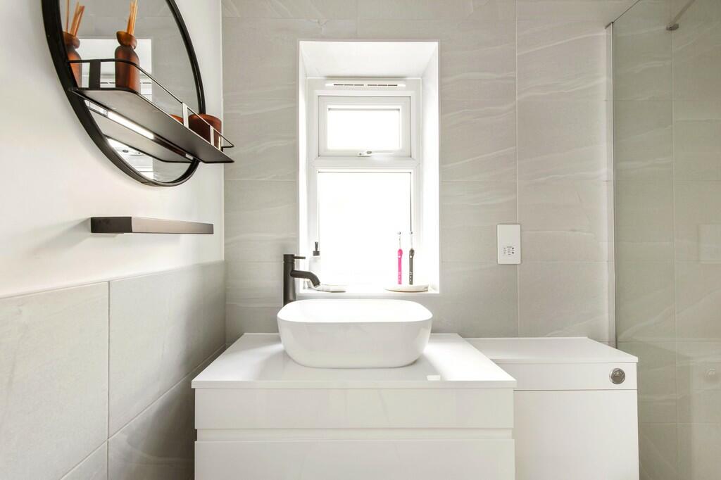 Shower room view ...