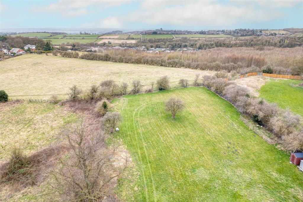 47 Rose Tree Lane, Newhall