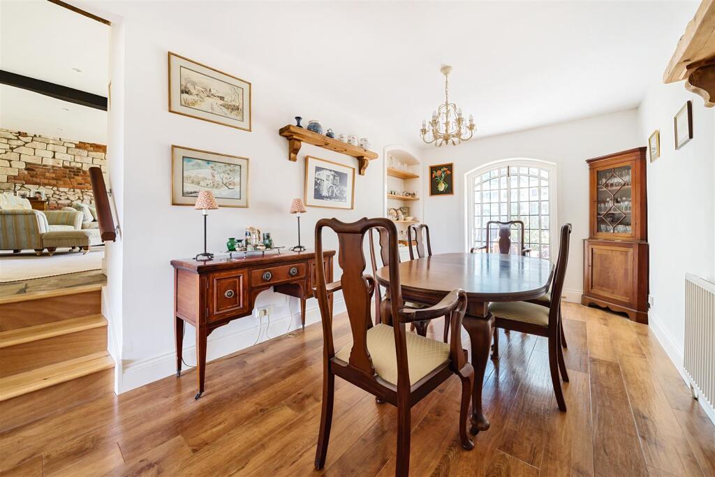 Dining Room.jpg