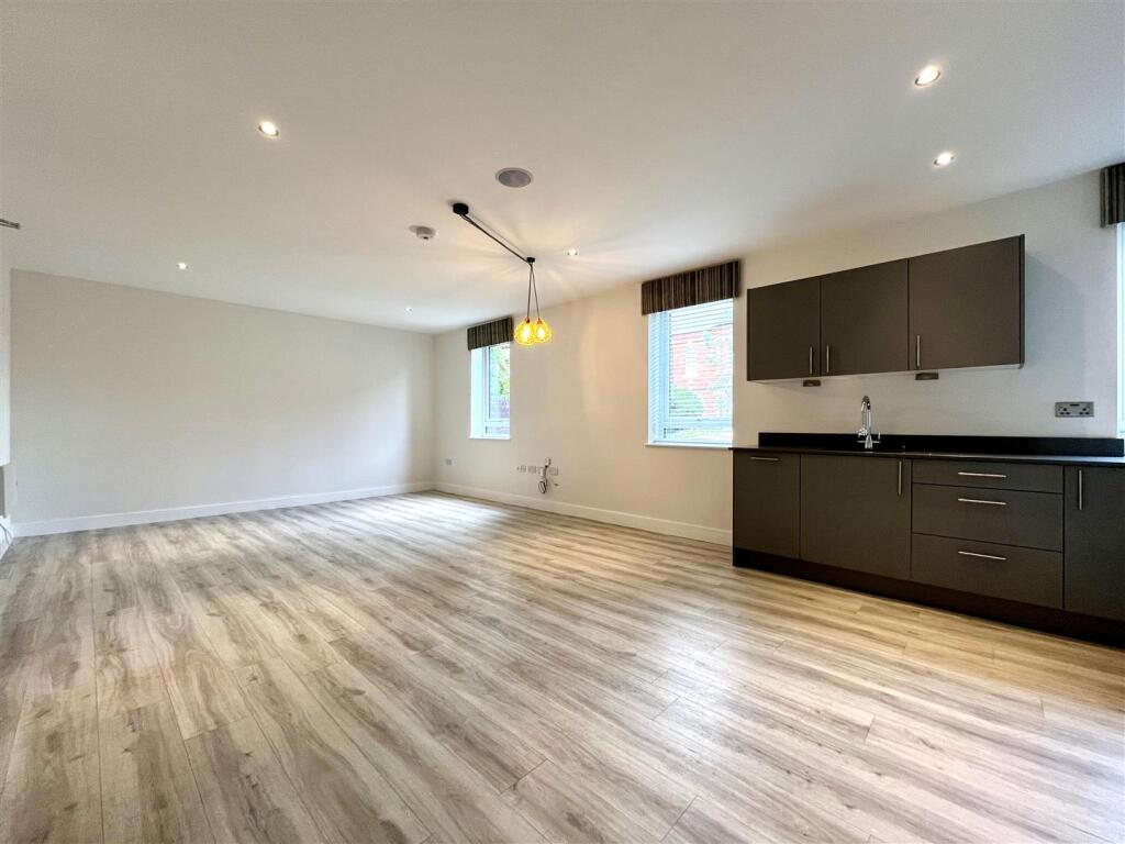 Kitchen / Living Area Aspect 4