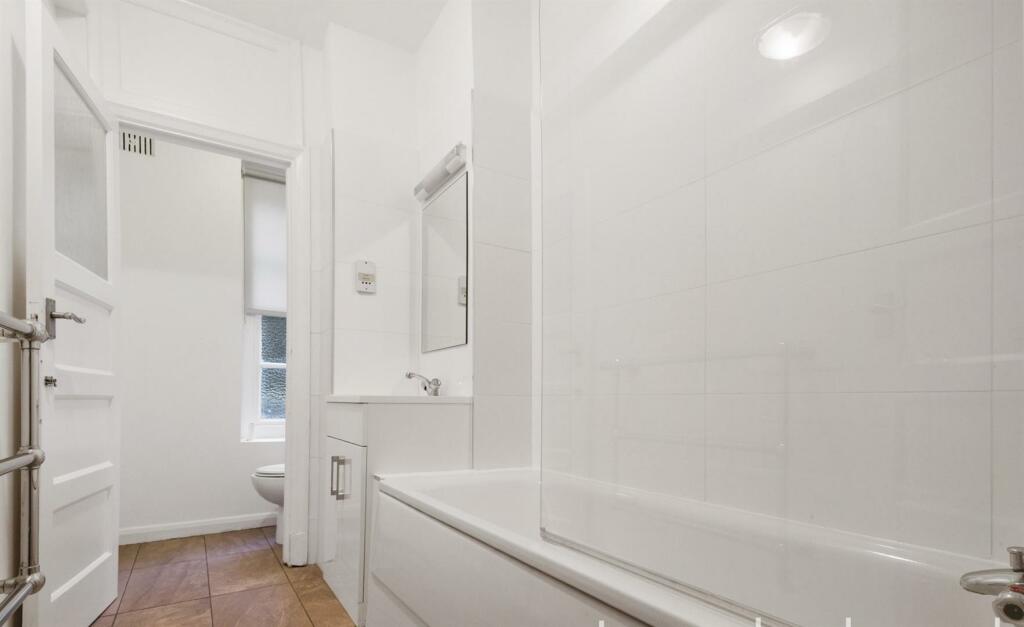 RLCR - NOW Ascot Court_Bathroom1_low.jpg