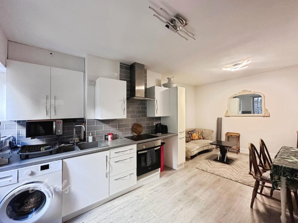 Kent 1 kitchen lo...