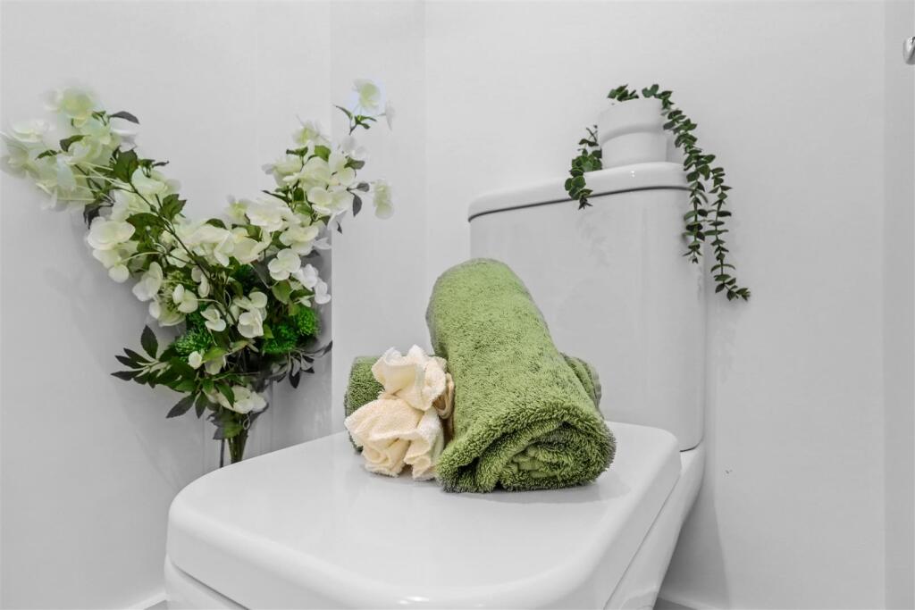 Cloakroom/WC