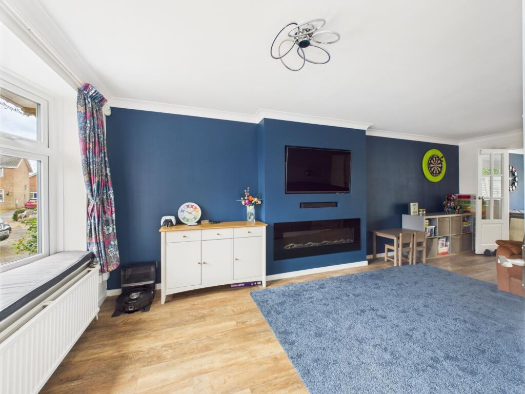 8. CAM04922G0-PR0050-STILL009