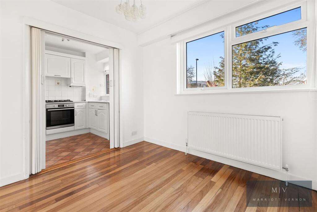 Brownlow Road 20 MV-6.jpg