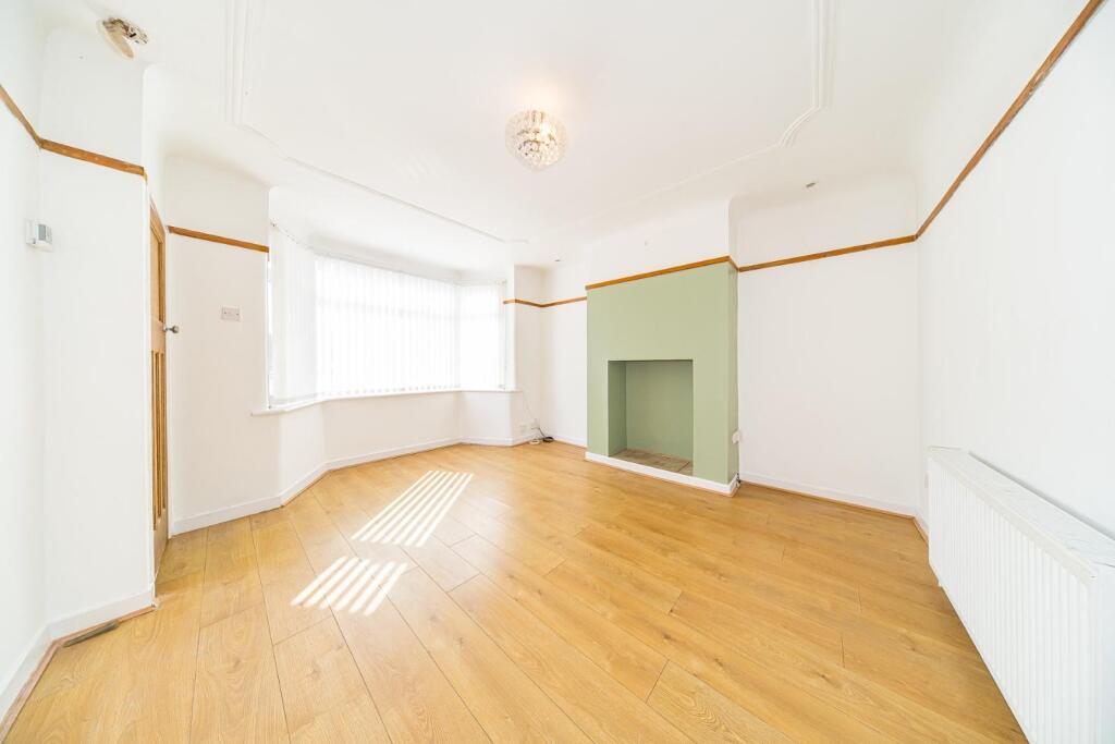 46 Cumber Lane lounge 2.jpg