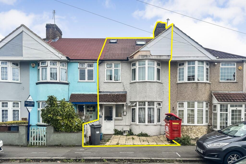 12 Sunningdale Avenue, Feltham, TW13 5JT