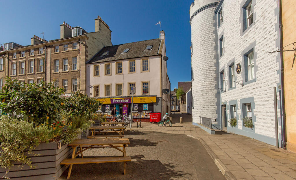 91 High Street, 2 George Court058