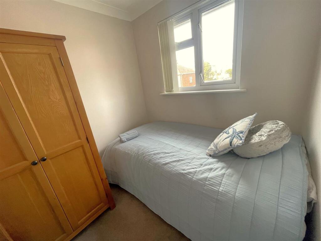 Bedroom 3.jpg