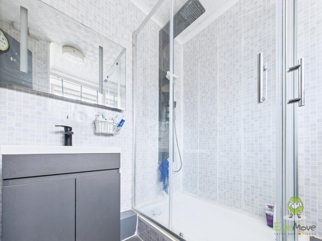 CAM01543G0-PR0137-STILL049