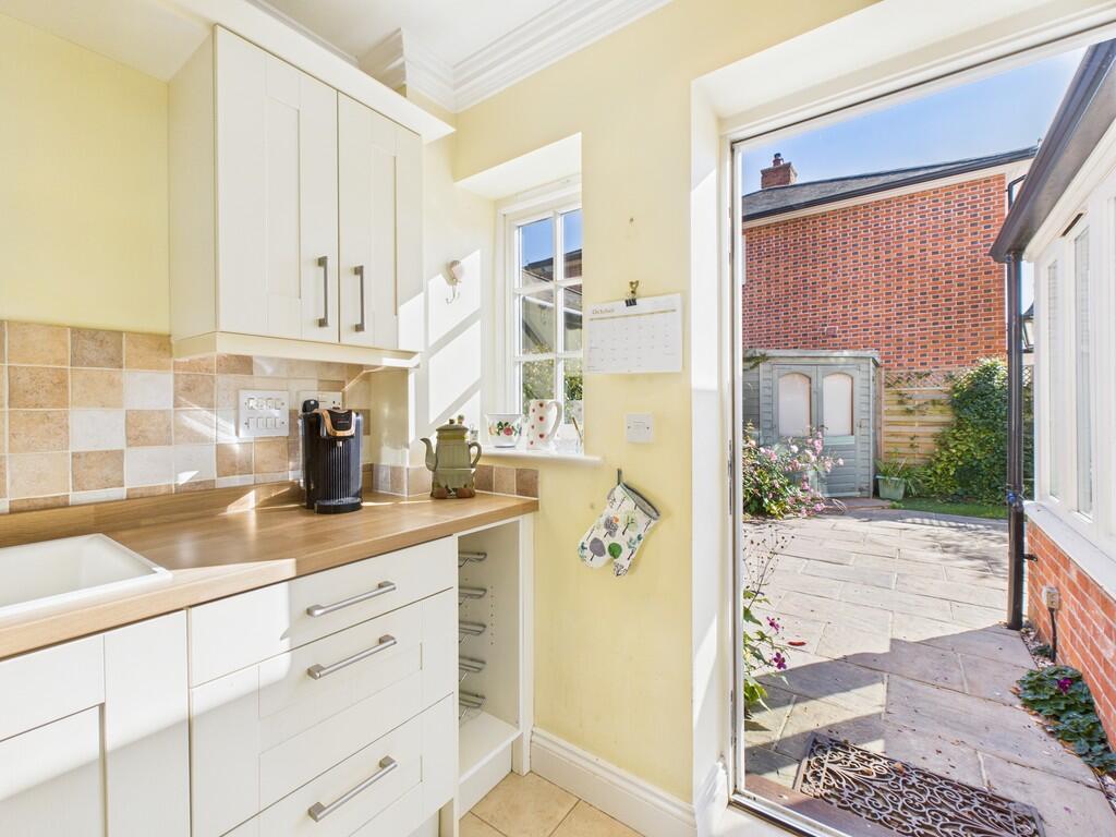 CAM05068G0-PR0052...