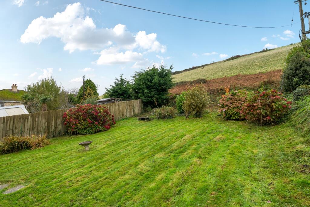 1376904-25-69133cc6f15c2-ARW-1