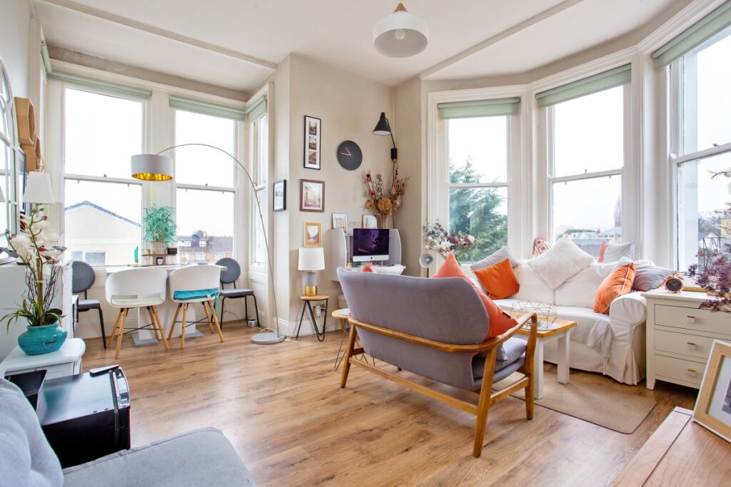 Flat 11 293607-  (2)