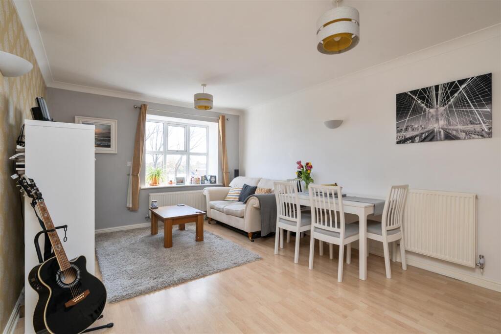 Apt 33 Westley Heights_8.jpg