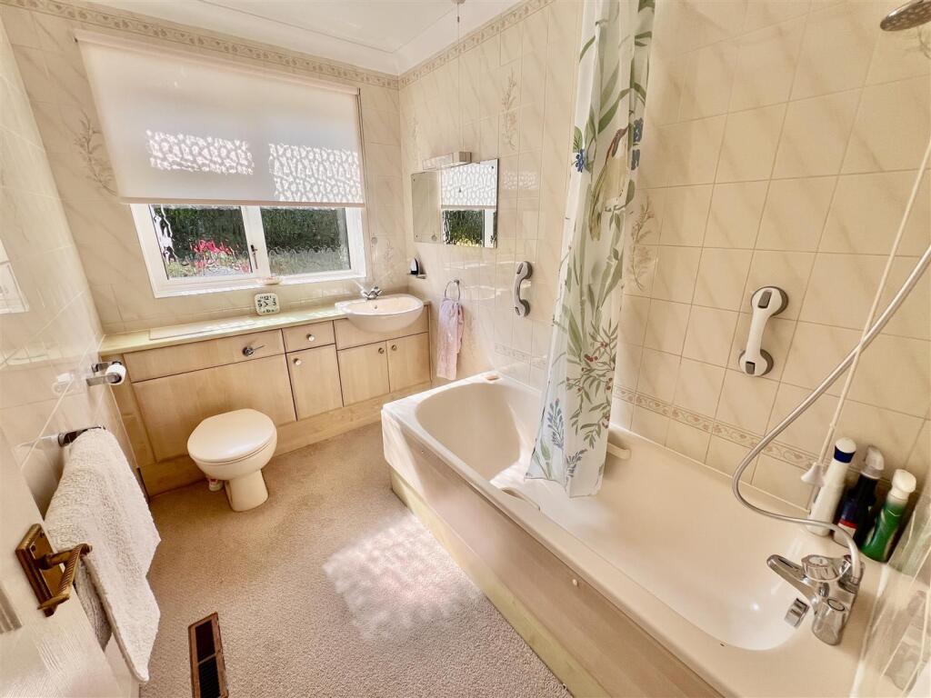 Bathroom.jpeg