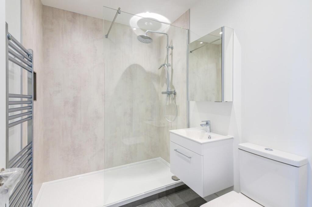 HIGH STREET,12A, FLAT 1 - (8).jpg