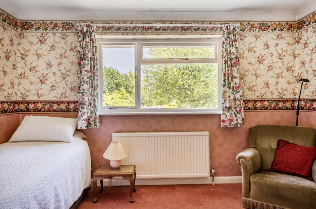 1315665-18-68935a...