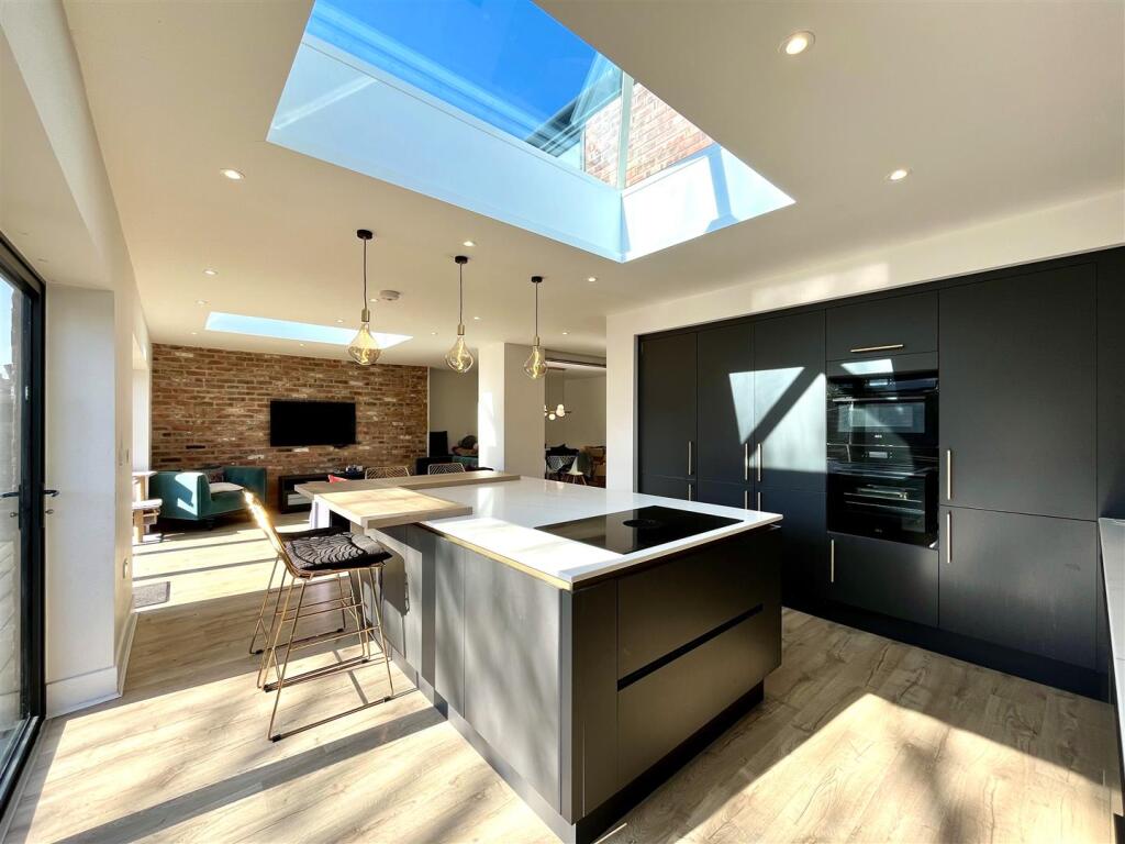 Kitchen Area Aspect 3