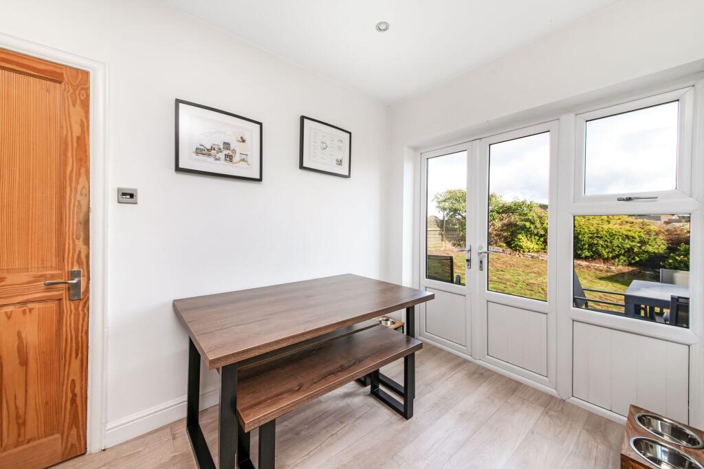 OPEN-PLAN DINING KITCHEN