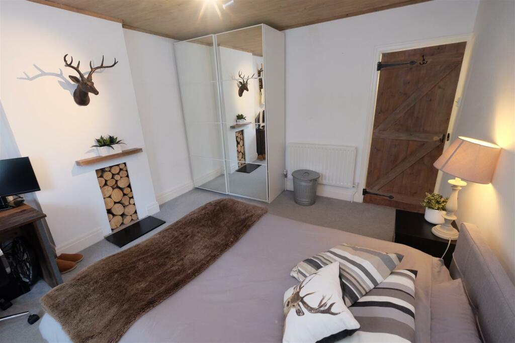 38 Middle Road, Kingswood, Bristol BS15 4XH House 