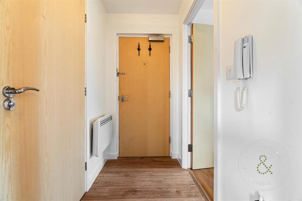 Pentland Close, HernCrabtree (5).jpeg