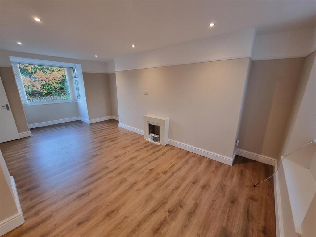 Reception room 1.jpg