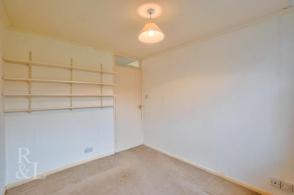 8 Ashfield Drive (8).jpg