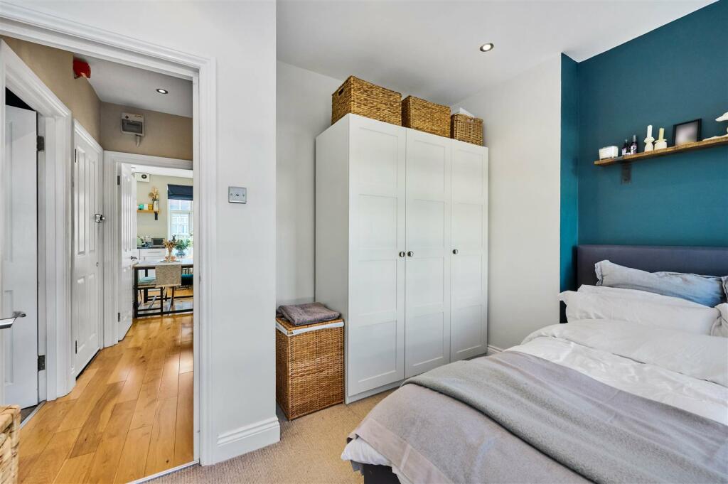 James_Anderson_-_COLSTON_ROAD__EAST_SHEEN__LONDON_
