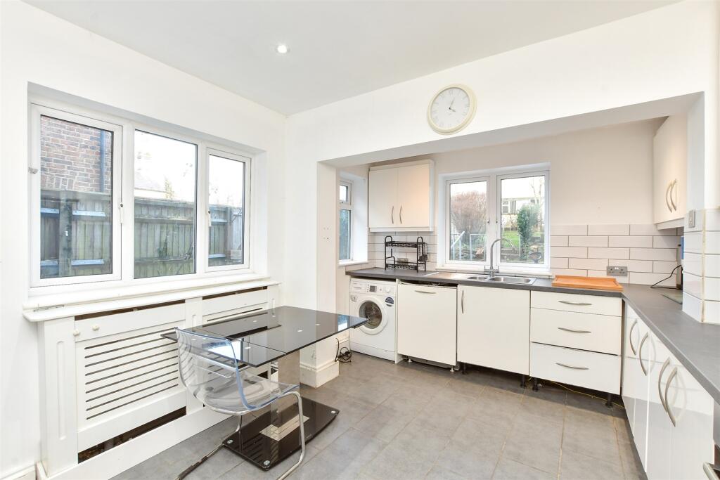Kitchen/Breakfast Room