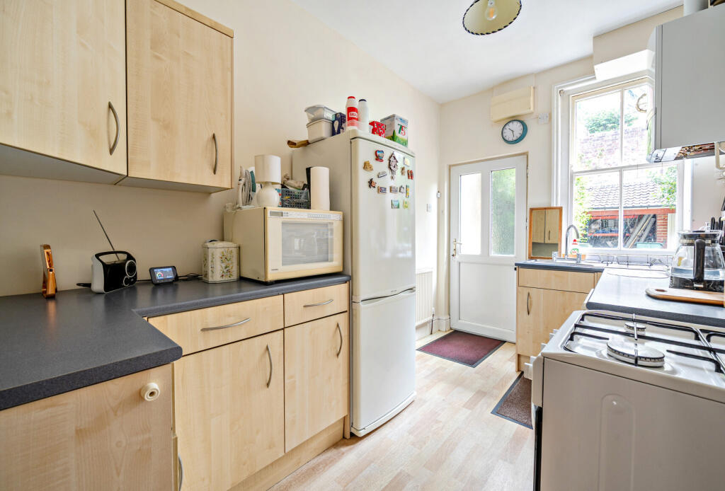 1307153-8-684febe...