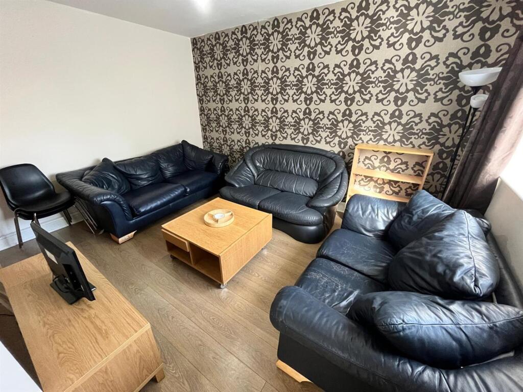 WhatsApp Image 2025-09-17 at 14.18.52.jpeg