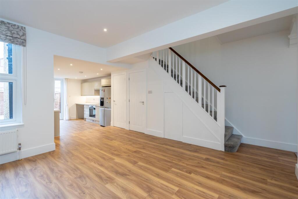 Dining Room to Kitchen (2).jpg