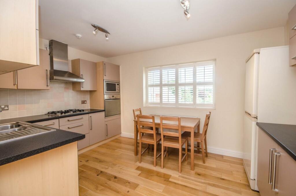 KITCHEN / DINER