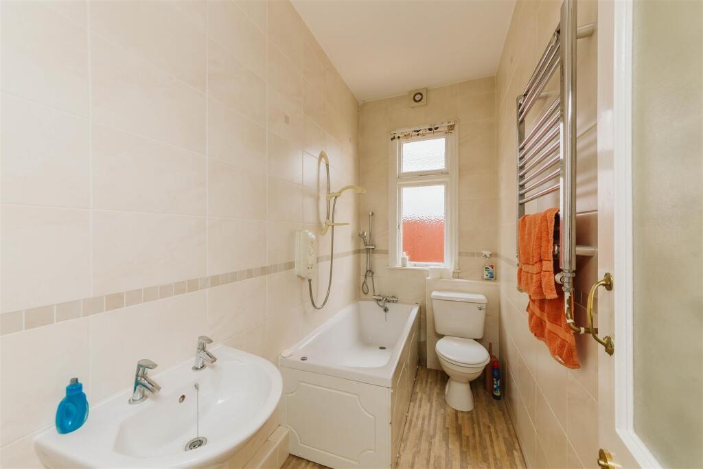 Holmes Grove (24).jpg