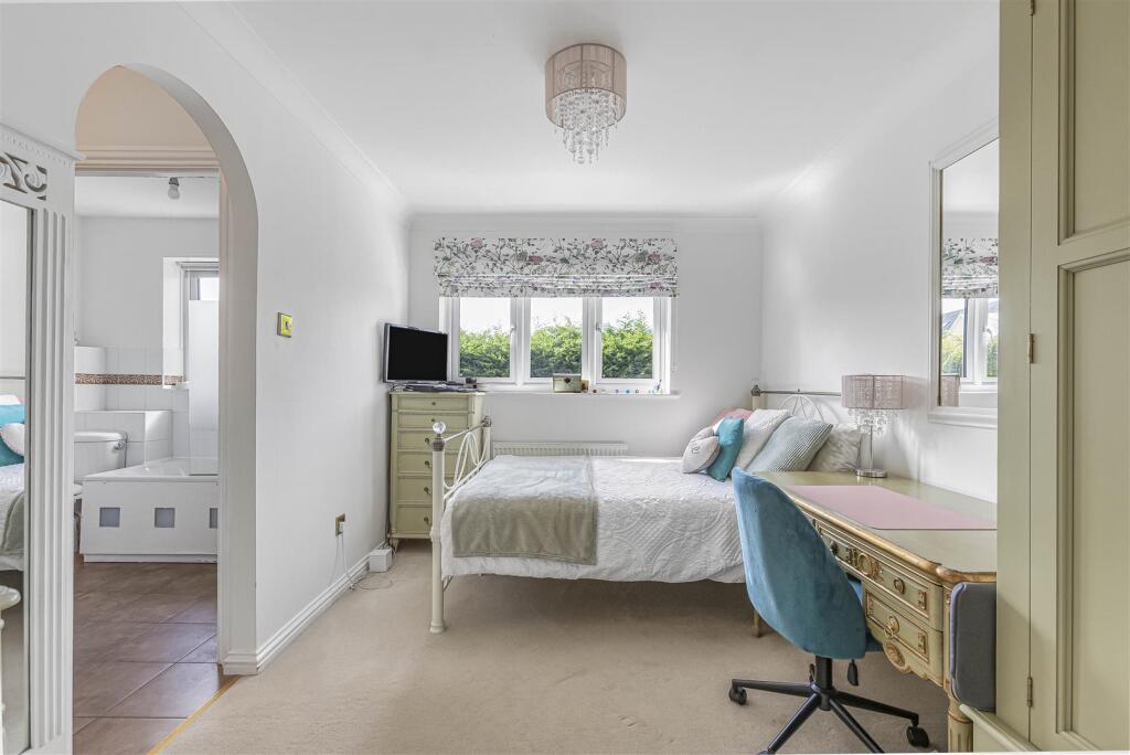 BEDROOM 3: