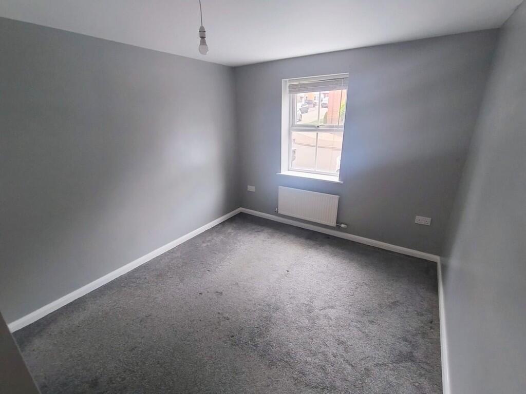 7eded579-7ae8-401...