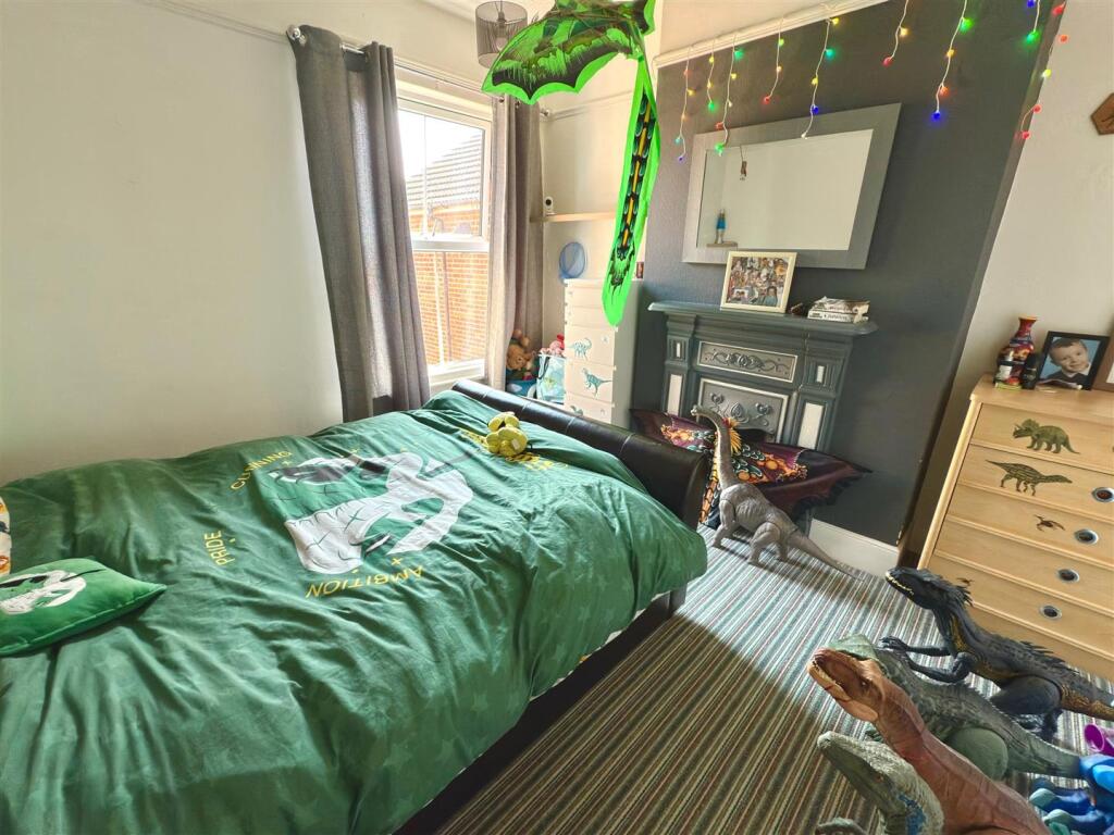 BED 2.jpg