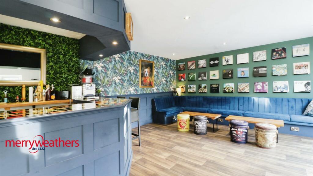 External Bar Area