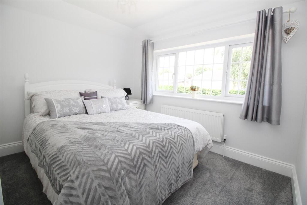 Bedroom 2.JPG
