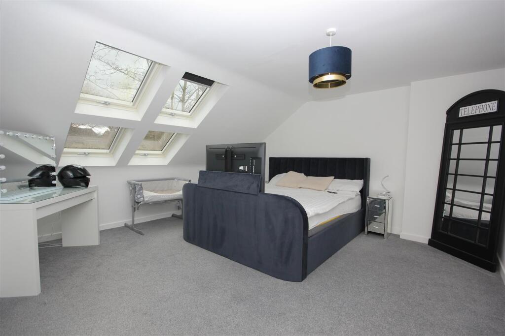Master Bedroom.jpg