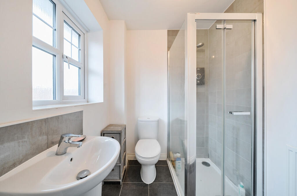 1334423-5-688cb8e...