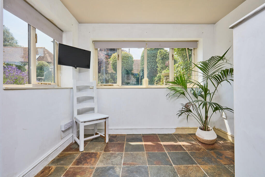 Edward Knight 202...