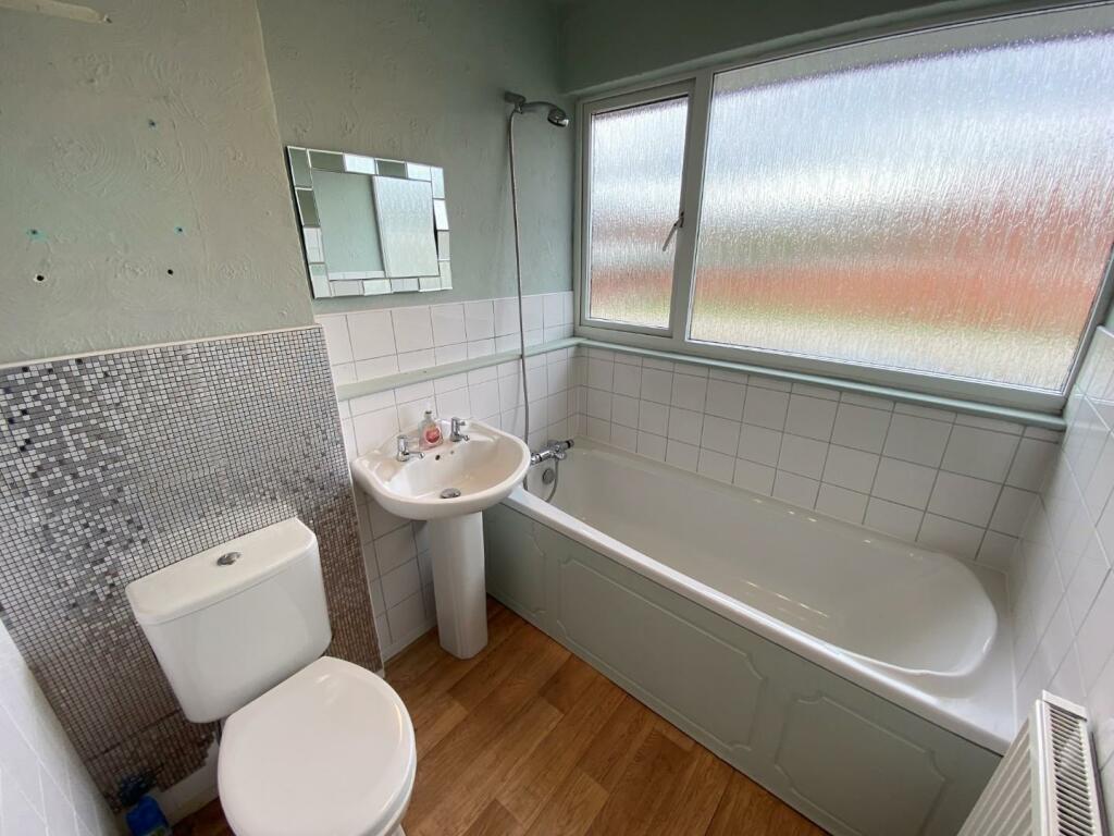 russett bathroom.jpg