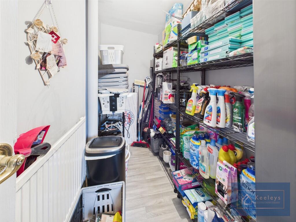 Walk in larder ro...