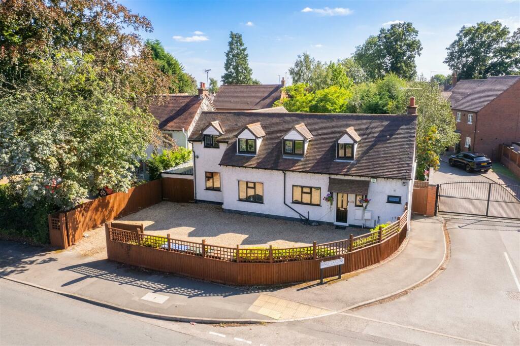 157 Broad Lane - by Visually Rich 0214.jpg