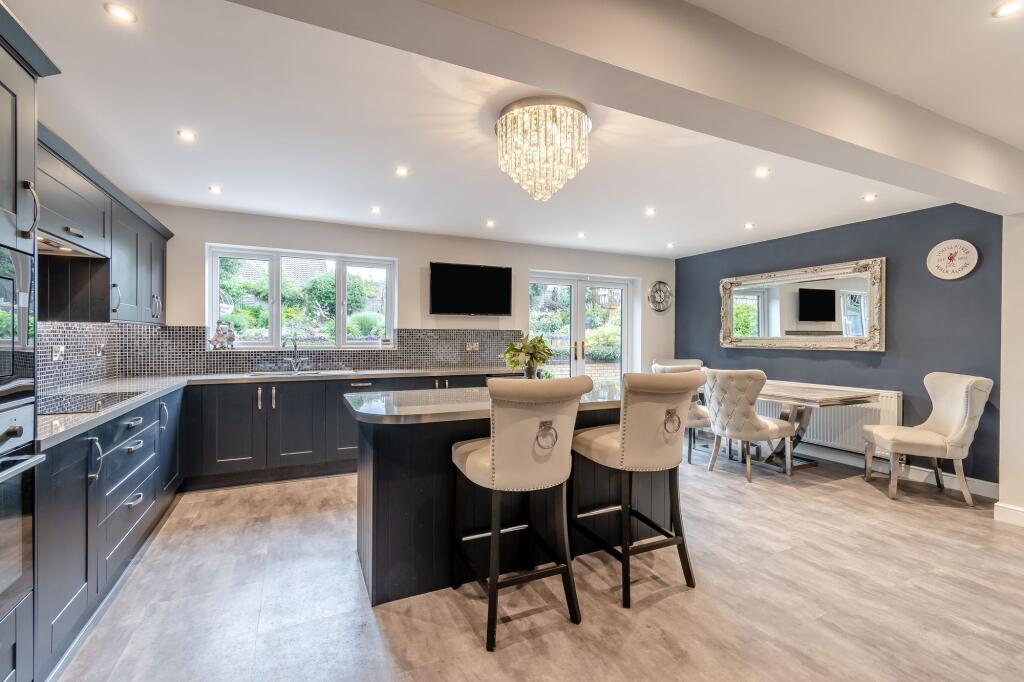 Kitchen/ dining room