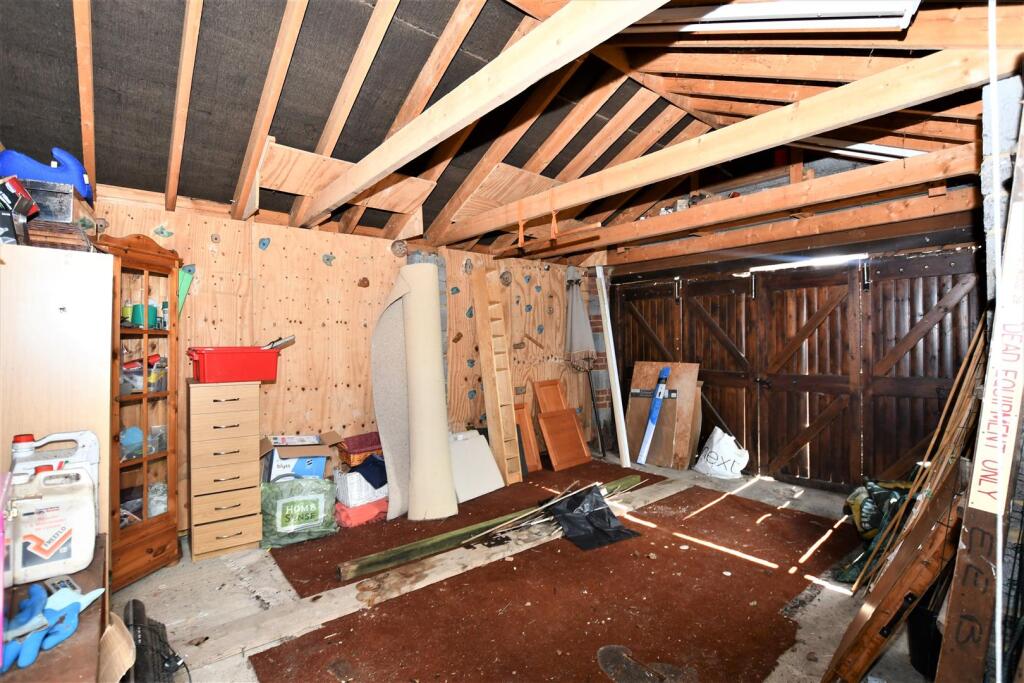 Garage  .jpg