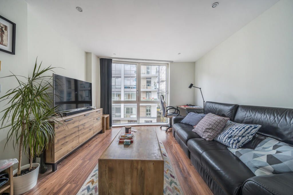 1353724-9-68c426d...