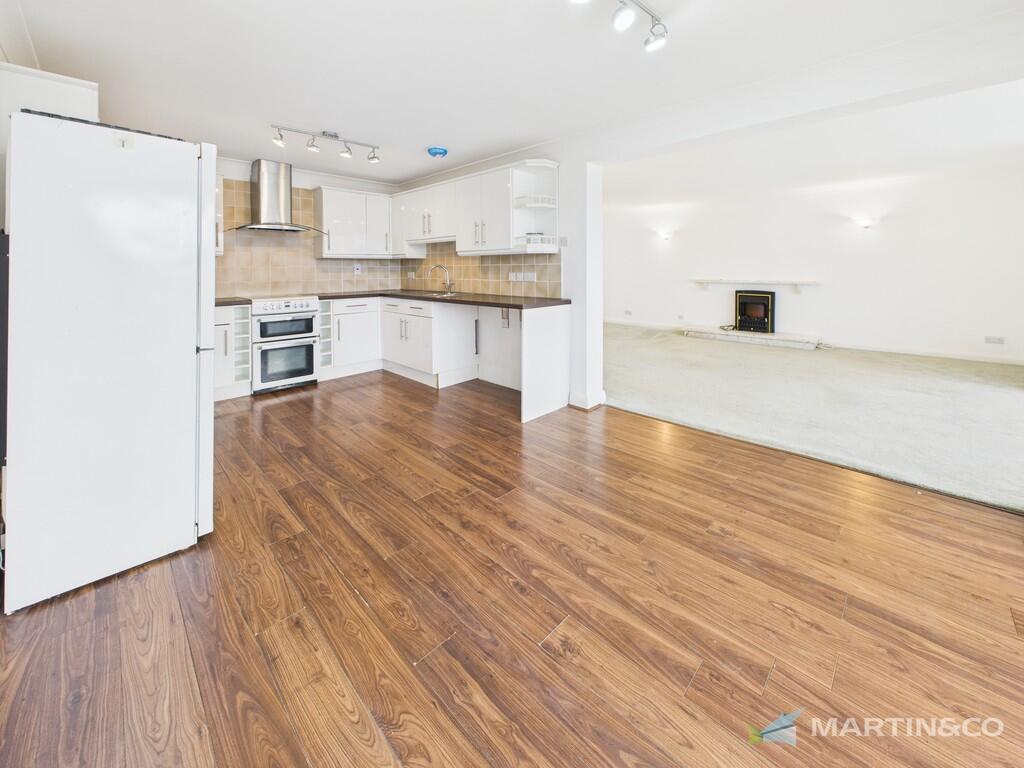 CAM02318G0-PR0557...